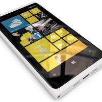 Nokia выпустила обновление для экрана Lumia 920 и 820