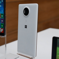 Lumia 950 XL поступила в продажу в магазине Microsoft