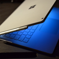 Microsoft утверждает, что только 1 из 100 000 Surface Book имеет определенные проблемы