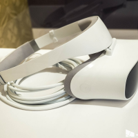 Microsoft начнет распространять VR-шлемы для Windows Holographic на GDC 2017