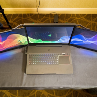 Razer показала прототип ноутбука с тремя 4К-экранами