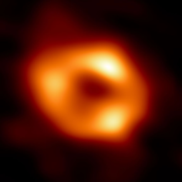 Опубликовано первое фото чёрной дыры в центре Млечного пути