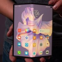 Названы смартфоны HUAWEI, которые получат обновление EMUI в декабре