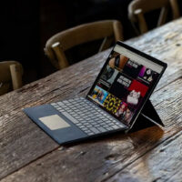 У планшетов Microsoft Surface Pro X массово сломались камеры