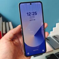 Samsung Galaxy Z Flip6 может работать на 12 часов дольше предшественника