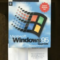 Самая первая копия Windows 95 хранится в нераспечатанном виде