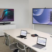 Microsoft сняла с производства большие сенсорные экраны Surface Hub